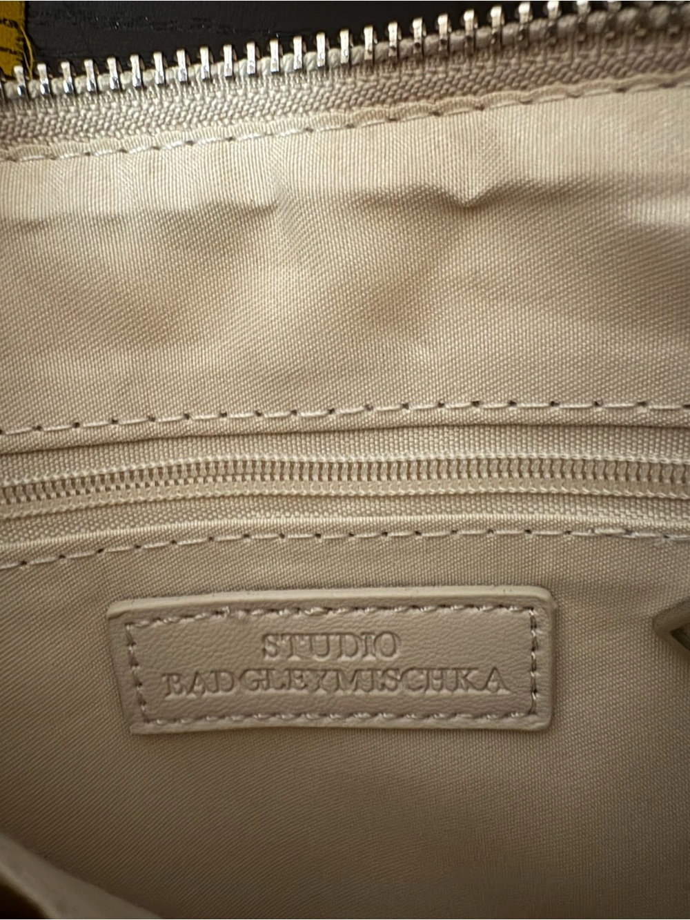 Studio Badgley Mischka Quilted Ivory Chain Crossbody Clutch NWT - Picture 6 of 10